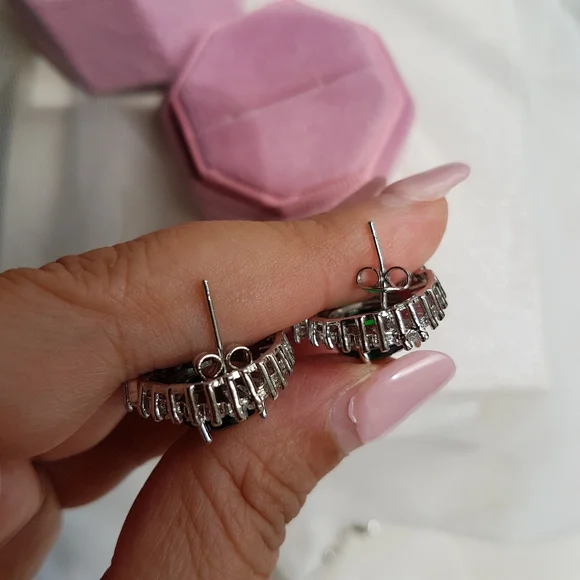 Swarovski Elements 925 Silver Emerald Green Oval Baguette Starburst Earrings NEW - Picture 6 of 12